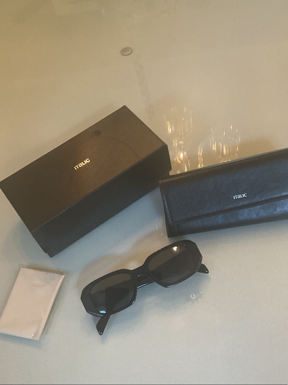 ITALIC black Rectangular Sunglasses with Case new unisex